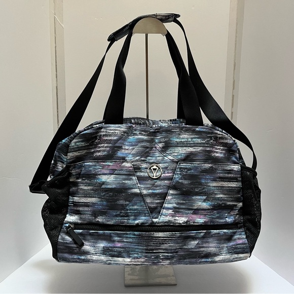 Lululemon IVIVVA Girls Women's Gym Bag